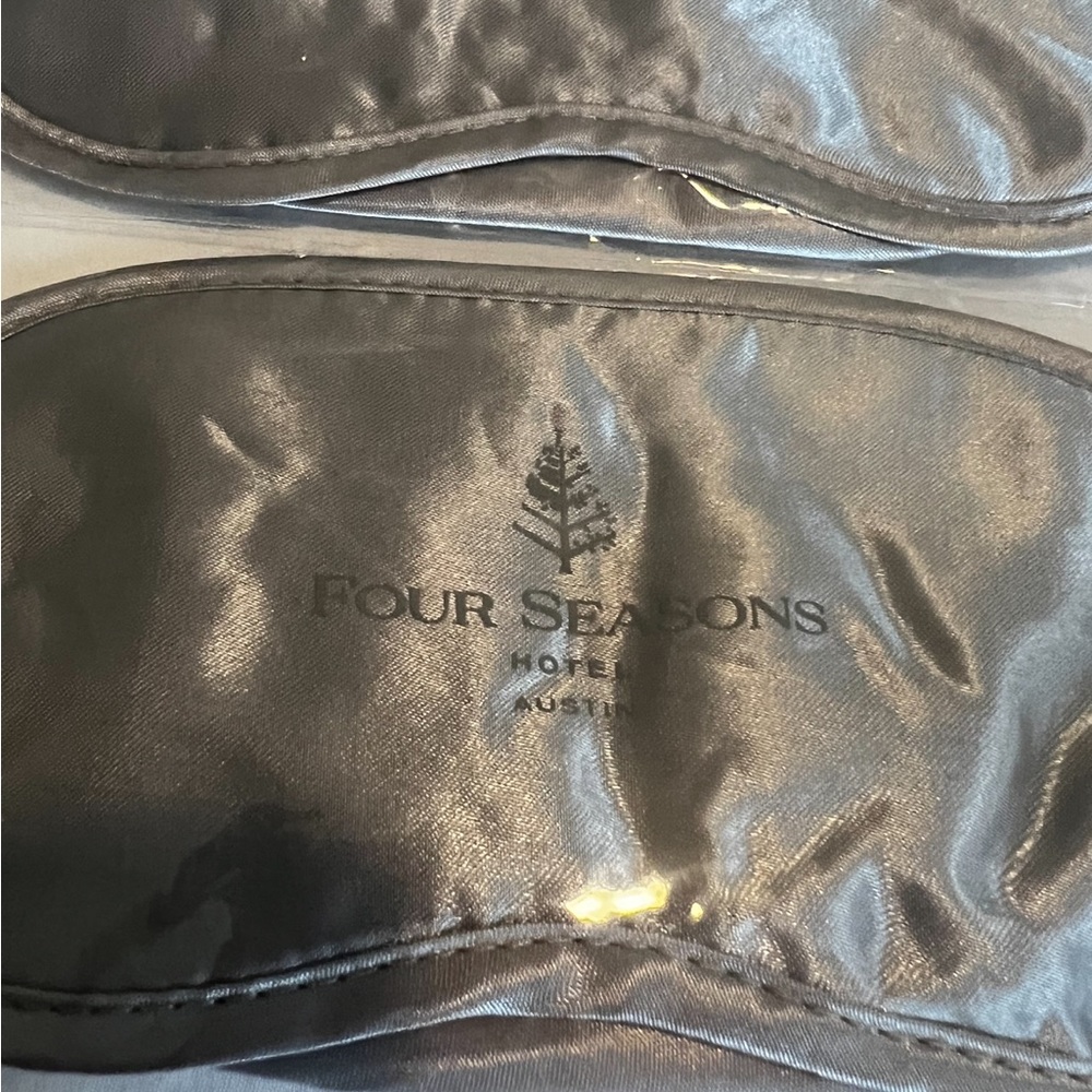 Gray Sleep Mask Set - Picture 2 of 3